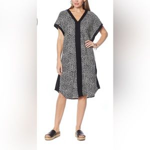 Uncover Black and White French Terry Kaftan
Women's Sz L